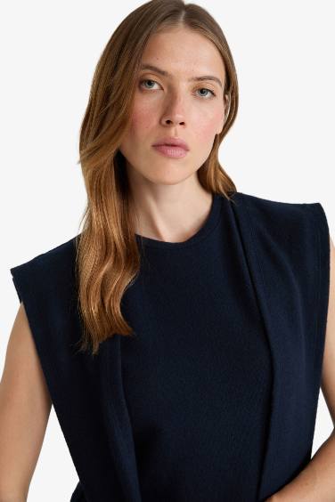 Slim Fit Crew Neck Tie Detail Sleeveless Blouse