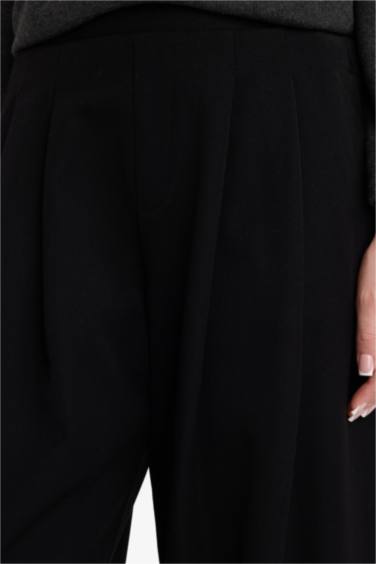 سروال قصة عادية