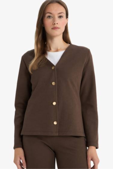 كارديجان بيكيه قصة عادية وياقة V