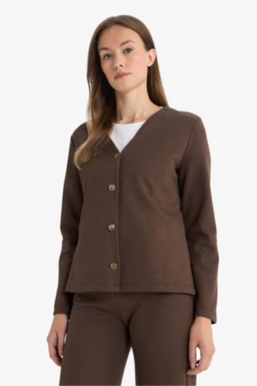 كارديجان بيكيه قصة عادية وياقة V