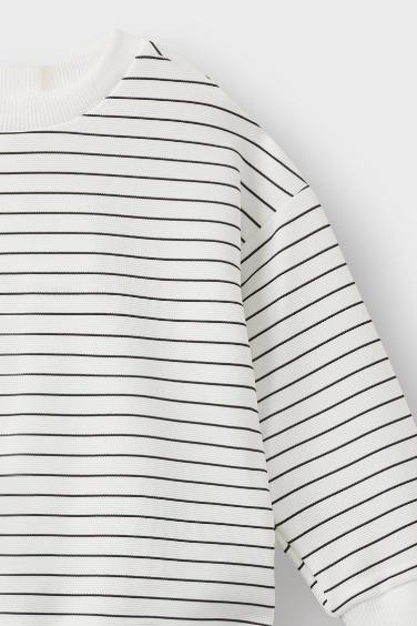 طقم بيبي اولادي تيشيرت مخطط وبنطلون قصة عادية - قطعتين