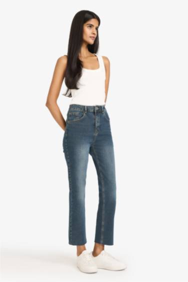 Crop Flare Fit Düşük Bel Bilek Boy Jean Yıkamalı Pantolon