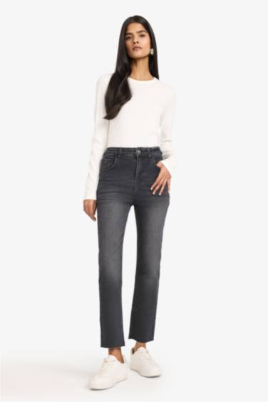 Crop Flare Fit Düşük Bel Bilek Boy Jean Yıkamalı Pantolon