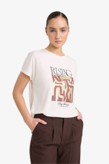 Regular Fit дөңгелек жағалы гүлді қысқа жеңді футболка