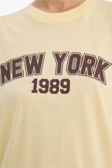 Трикотажная футболка Oversize с надписью и коротким рукавом