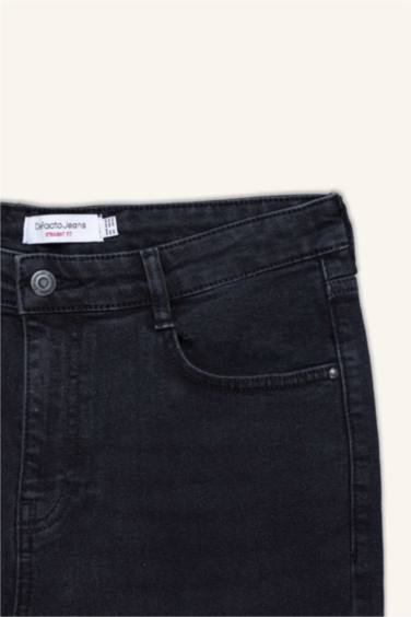 بنطلون قصة مستقيمة