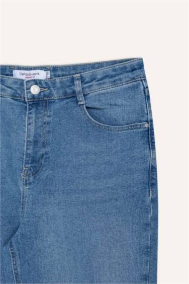 بنطلون قصة مستقيمة