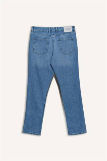 بنطلون قصة مستقيمة