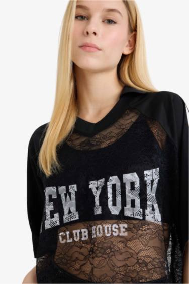 Футболка Oversize с принтом и кружевом