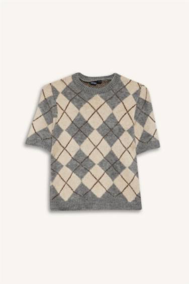 بلوفر نص كم منقوش سليم فيت برقبة مستديرة