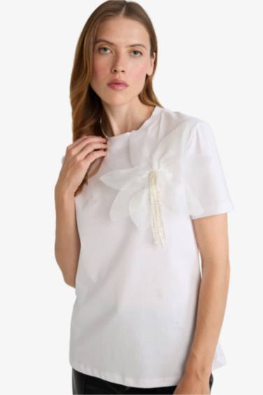 تيشيرت نص ردن مطرز قصة مريحة