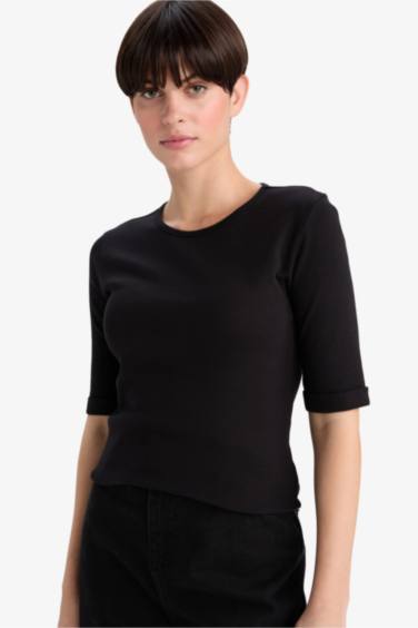 تيشيرت سليم فيت مضلع نص ردن بياقة مستديرة