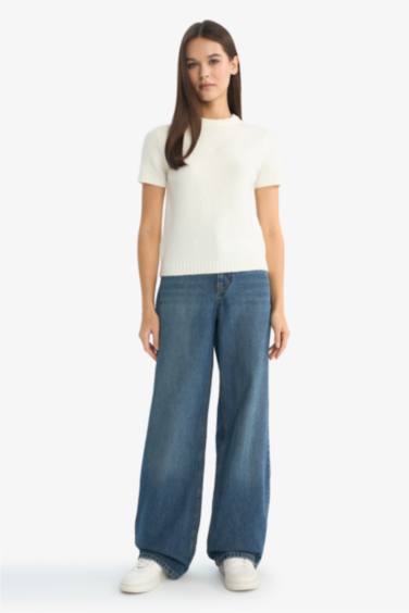 Свитер с круглым вырезом Slim Fit