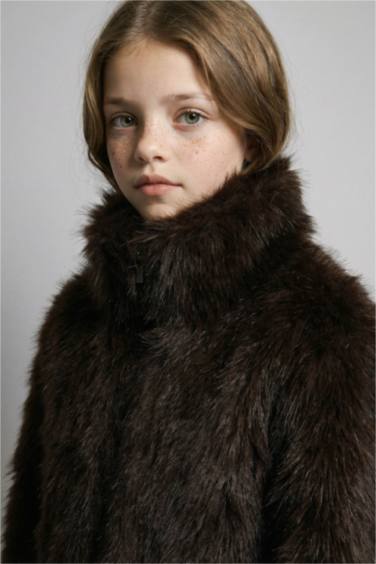 Kız Çocuk Dik Yaka Fermuarlı Suni Kürk Mont