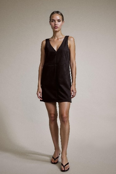 V Yaka Kalın Askılı Süet Mini Elbise