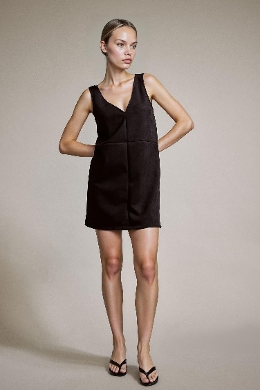 V Yaka Kalın Askılı Süet Mini Elbise