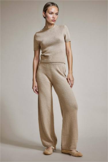 بنطرون قصة مريحة برجل عادي وخصر عادي