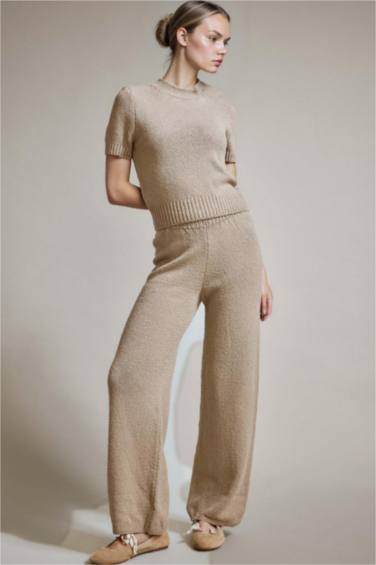 بنطرون قصة مريحة برجل عادي وخصر عادي