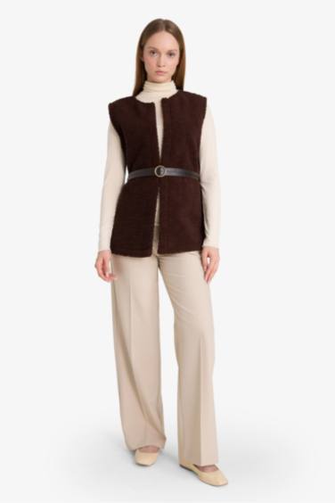 Regular Fit Bisiklet Yaka İçi Yumuşak Tüylü Pelüş Kemerli Yelek