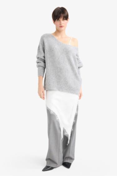 Regular Fit V-Neck Sleeveless Blouse