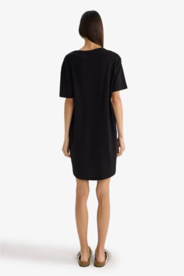 Snoopy Regular Fit дөңгелек жағалы қысқа жеңді көйлек