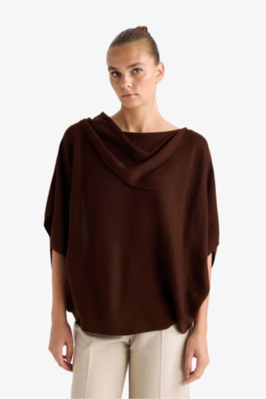 بلوفر تريكو اوفر سايز بياقة عريضة