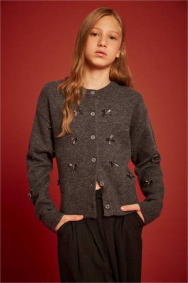 Regular Fit Crew Neck Cardigan 3D