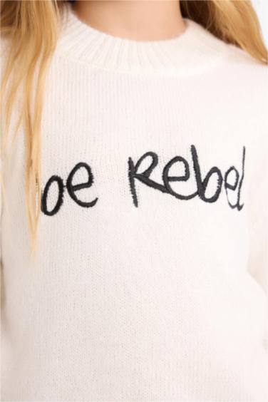 Kız Çocuk Slim Fit Dar Kesim Bisiklet Yaka Nakışlı Triko Kazak