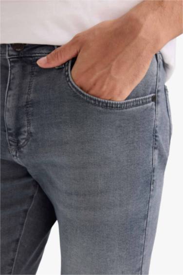 Sergio Regular Fit Regular Waist Straight Leg Trousers