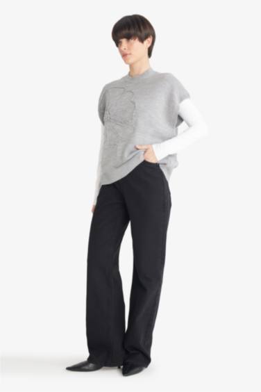 Relax Fit Bisiklet Yaka Çiçekli Triko Süveter