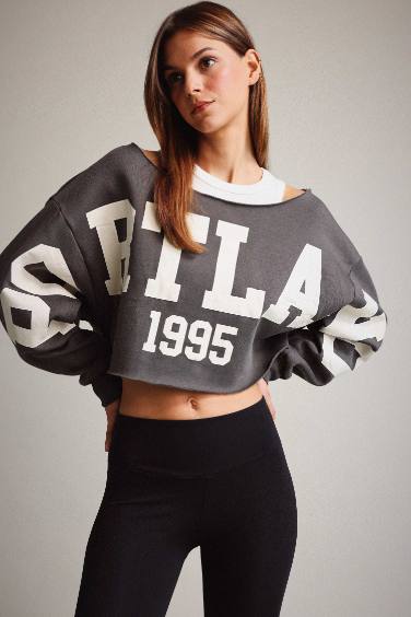 Kayık Yaka Baskılı Sweatshirt