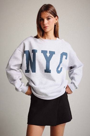 Kayık Yaka Baskılı Sweatshirt