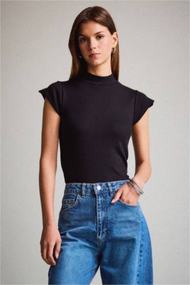 Balıkçı Yaka Kısa Kollu Tişört