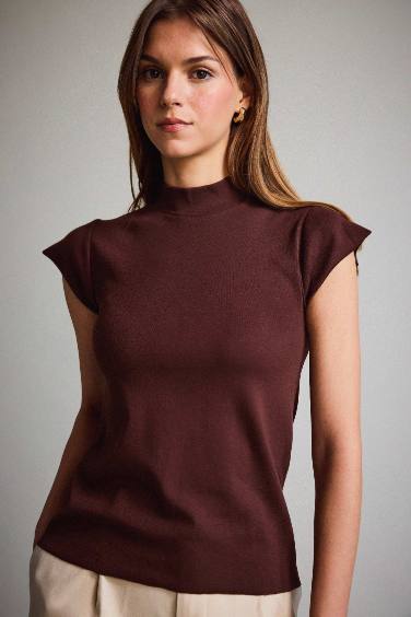 Balıkçı Yaka Kısa Kollu Tişört