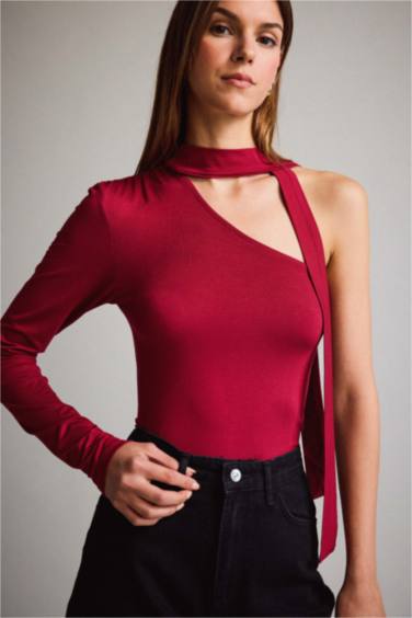 Tek Omuzlu Bağlama Detaylı Bluz