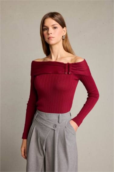 بلوزة ردن طويل بكتف مكشوف ببكلة