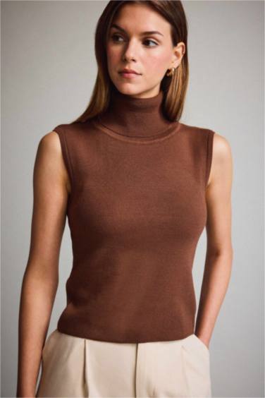 بلوزة كت بيزك سادة هاينك