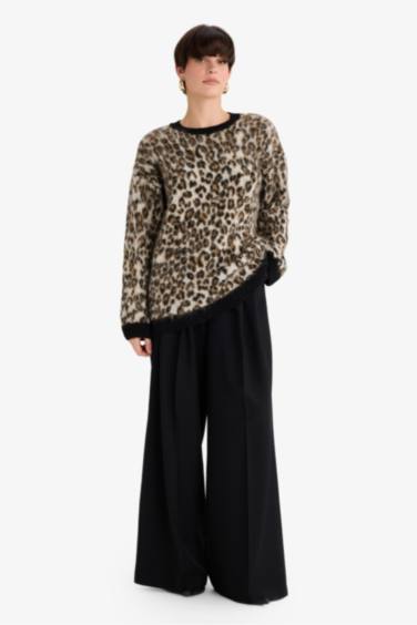 Oversize Geniş Kalıp Bisiklet Yaka Leopar Desenli Triko Kazak