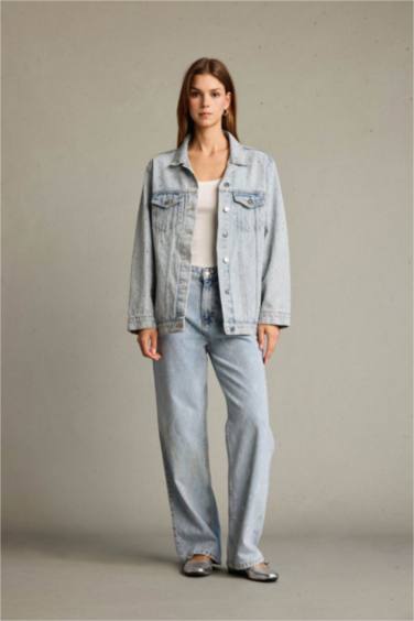 جاكيت جينز بأزرار وجيب