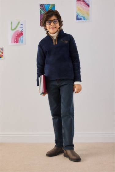 سويت شيرت ولادي مطرز قصة عادية بياخة عالية وبطانة ناعمة