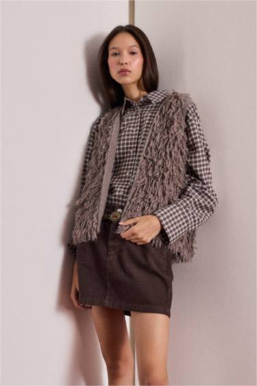 Püskül Detaylı Yelek