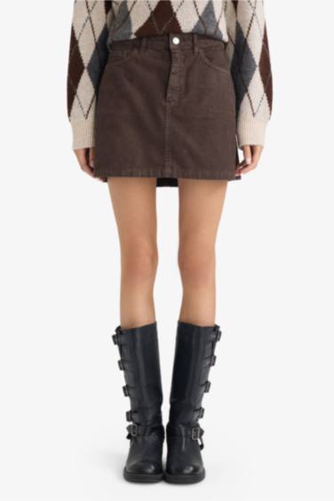 تنورة قصيرة مخمل بخصر عادي وقصة A