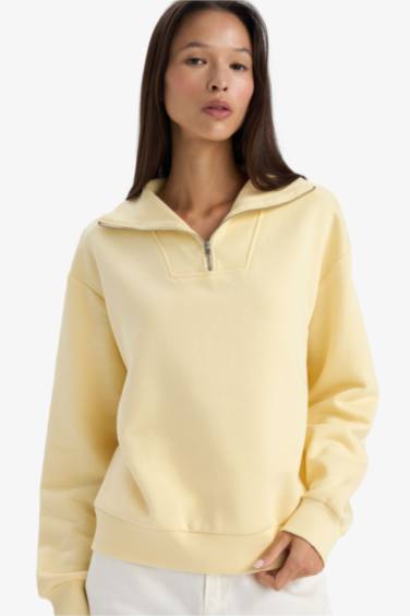 سويت شيرت سادة قصة عادية بياخة عالية ونص سحاب