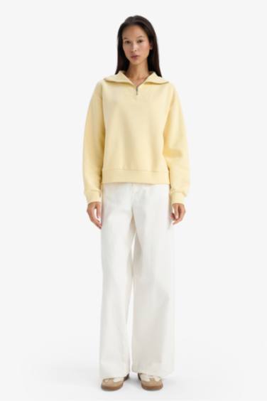 سويت شيرت سادة قصة عادية بياخة عالية ونص سحاب