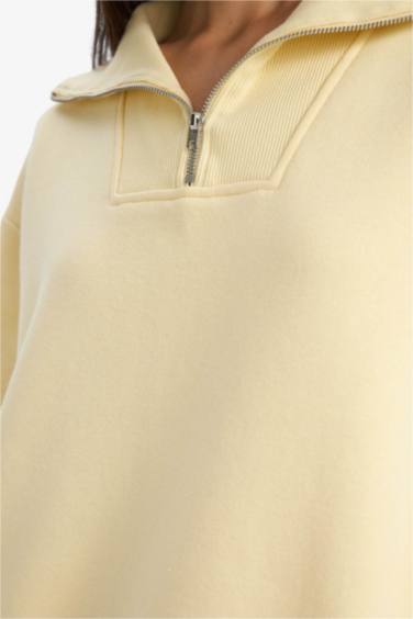 سويت شيرت سادة قصة عادية بياخة عالية ونص سحاب