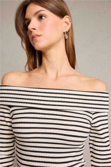 Omzu Açık Çizgili Uzun Kollu Bluz