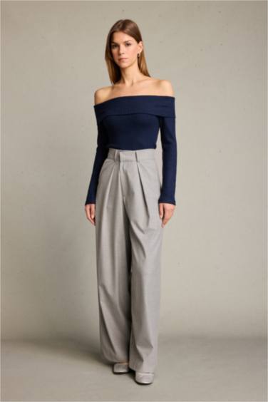 Kayık Yaka Uzun Kollu Tişört