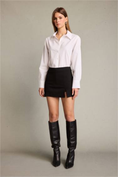 Slim Fit Dar Kesim Yırtmaçlı Şort Etek