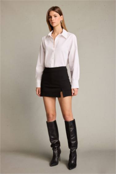 Slim Fit Dar Kesim Yırtmaçlı Şort Etek