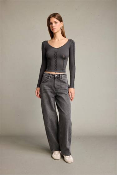 Fitted V Yaka Uzun Kollu Tişört